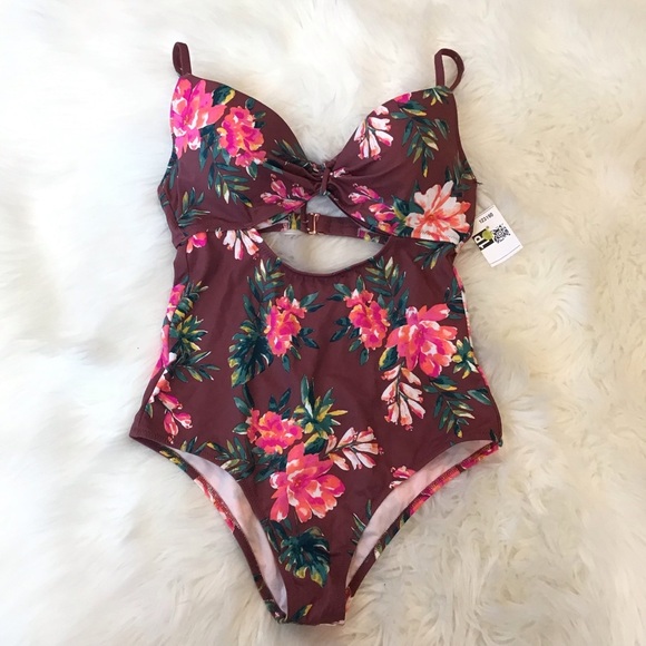 Shade & Shore Tie Front Cut Out Swimsuit Size 34C - Picture 11 of 14